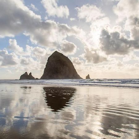 Cannon Beach Vibes, Steps To The Beach,Wifi,3 Full Bedroom En Suites With 3 Fireplaces,Near Downtown Екстер'єр фото